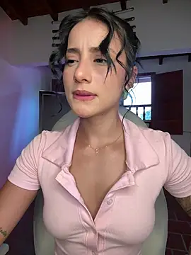 Snapshot of Ale_Lewis chatting on 10, 4, 2026 Ale Lewis online show from 10, 4, 2026