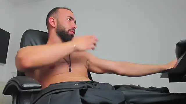 Snapshot of MichaelMasterss chatting on 28, 12, 2024 MichaelMasterss online show from 28, 12, 2024