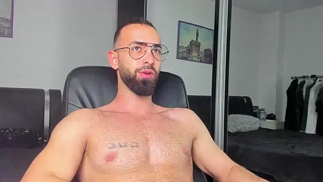 Snapshot of MichaelMasterss chatting on 10, 1, 2025 MichaelMasterss online show from 10, 1, 2025