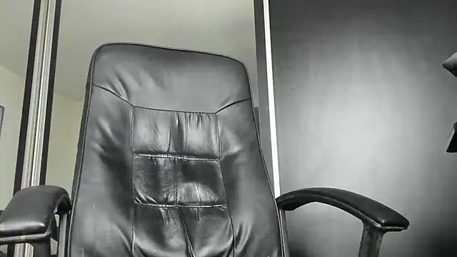 Snapshot of MichaelMasterss chatting on 13, 1, 2025 MichaelMasterss online show from 13, 1, 2025