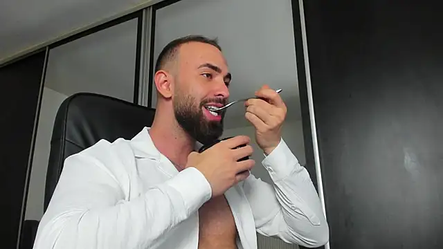 Snapshot of MichaelMasterss chatting on 20, 3, 2025 MichaelMasterss online show from 20, 3, 2025