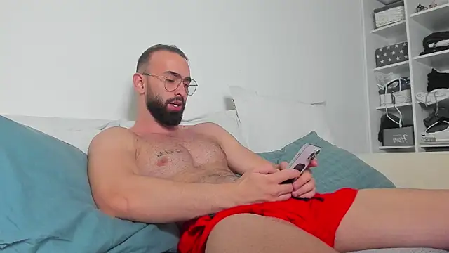 Snapshot of MichaelMasterss chatting on 15, 10, 2025 MichaelMasterss online show from 15, 10, 2025