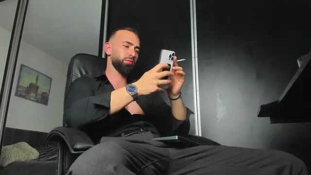 Snapshot of MichaelMasterss chatting on 1, 11, 2025 MichaelMasterss online show from 1, 11, 2025