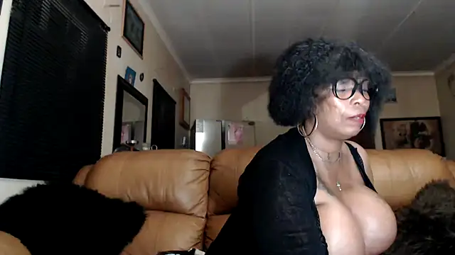 Snapshot of Gucci_Bx chatting on 16, 7, 2026 Gucci Bx online show from 16, 7, 2026
