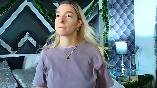 victoriaa lee  online show from 9, 12, 2024