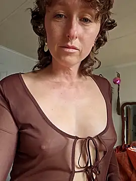 mossy kiss online show from 23, 11, 2025