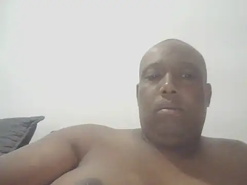 Snapshot of paulpovb chatting on 22, 11, 2025 paulpovb online show from 22, 11, 2025