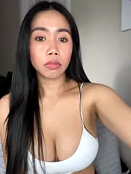 Snapshot of JazzieXo chatting on 2, 4, 2026 JazzieXo online show from 2, 4, 2026