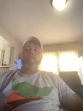 Snapshot of Cristian-Brayan chatting on 20, 2, 2025 Cristian-Brayan online show from 20, 2, 2025