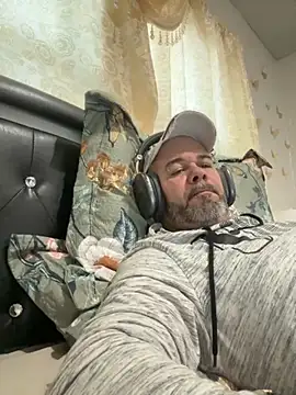 Snapshot of Cristian-Brayan chatting on 27, 9, 2025 Cristian-Brayan online show from 27, 9, 2025