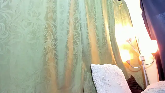 Snapshot of iriss_25 chatting on 20, 2, 2025 iriss 25 online show from 20, 2, 2025