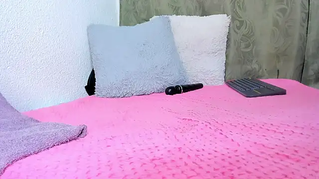 Snapshot of iriss_25 chatting on 23, 2, 2025 iriss 25 online show from 23, 2, 2025