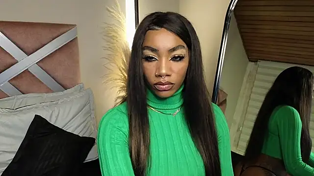 Snapshot of emely_brandon chatting on 5, 2, 2025 emely brandon online show from 5, 2, 2025