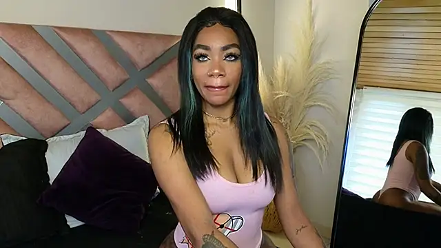 Snapshot of emely_brandon chatting on 11, 3, 2025 emely brandon online show from 11, 3, 2025