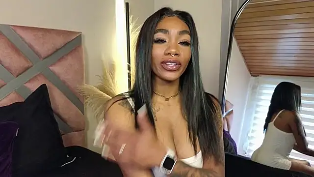 Snapshot of emely_brandon chatting on 17, 3, 2025 emely brandon online show from 17, 3, 2025