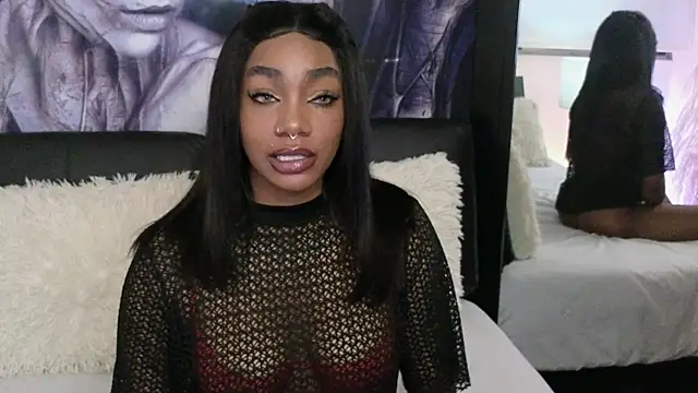 Snapshot of emely_brandon chatting on 18, 9, 2025 emely brandon online show from 18, 9, 2025