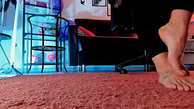 Snapshot of RebeccaMartinez chatting on 23, 12, 2024 RebeccaMartinez online show from 23, 12, 2024
