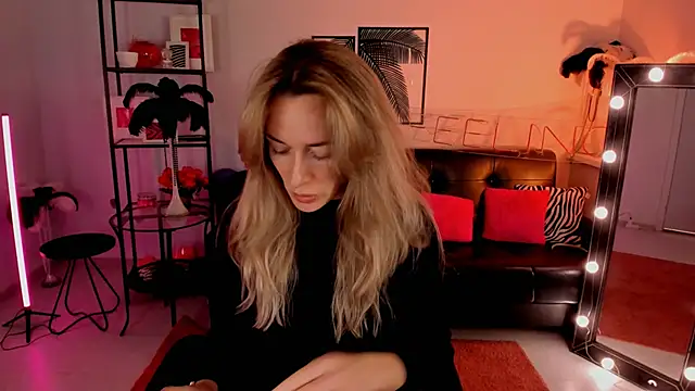 Snapshot of RebeccaMartinez chatting on 27, 1, 2025 RebeccaMartinez online show from 27, 1, 2025