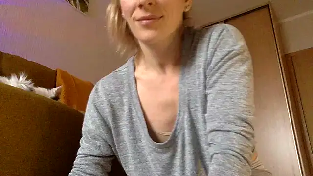 Snapshot of RebeccaMartinez chatting on 7, 3, 2025 RebeccaMartinez online show from 7, 3, 2025