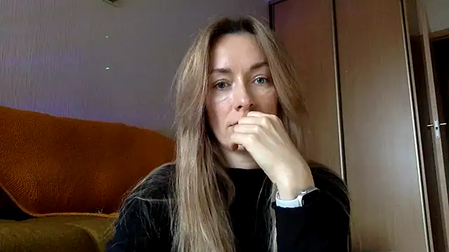 Snapshot of RebeccaMartinez chatting on 16, 3, 2025 RebeccaMartinez online show from 16, 3, 2025