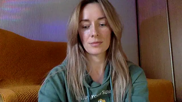 Snapshot of RebeccaMartinez chatting on 18, 3, 2025 RebeccaMartinez online show from 18, 3, 2025