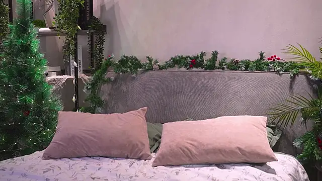 AuroraMari online show from 19, 12, 2025