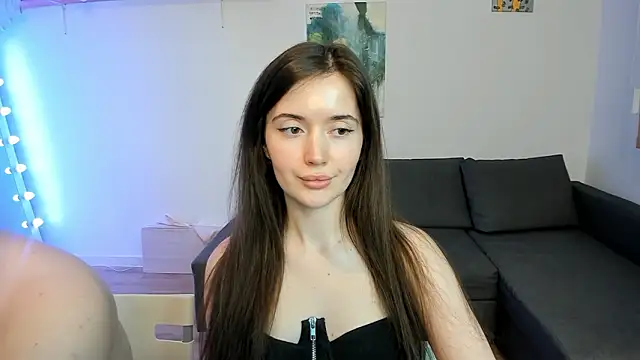 PollyFlame online show from 2, 3, 2026