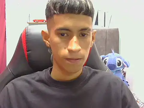 Snapshot of Angelstripboy chatting on 29, 4, 2026 Angelstripboy online show from 29, 4, 2026