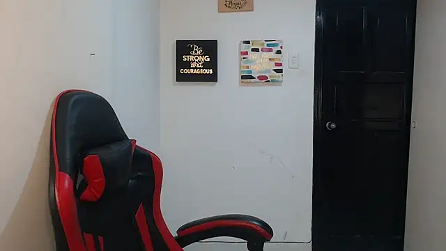 Snapshot of Liamiler01_ chatting on 22, 10, 2025 Liamiler01 online show from 22, 10, 2025