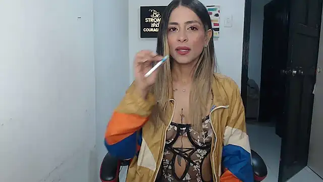 Snapshot of Liamiler01_ chatting on 24, 10, 2025 Liamiler01 online show from 24, 10, 2025