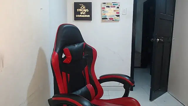 Snapshot of Liamiler01_ chatting on 30, 10, 2025 Liamiler01 online show from 30, 10, 2025