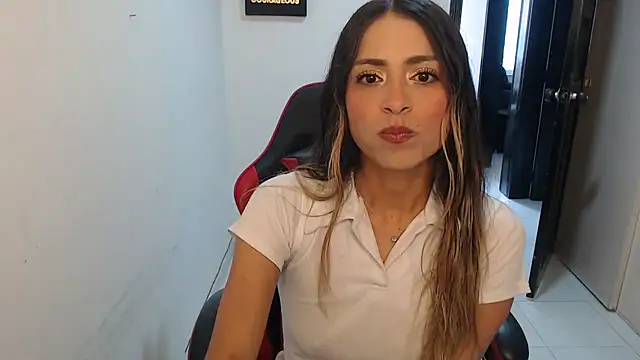 Snapshot of Liamiler01_ chatting on 28, 11, 2025 Liamiler01 online show from 28, 11, 2025