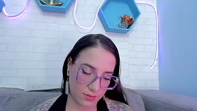 DEVA BLUE  online show from 31, 1, 2025