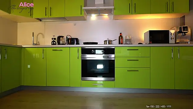 pinkheart  online show from 30, 11, 2025