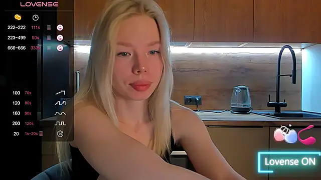 Snapshot of Olivia_Bells chatting on 12, 3, 2026 Olivia Bells online show from 12, 3, 2026