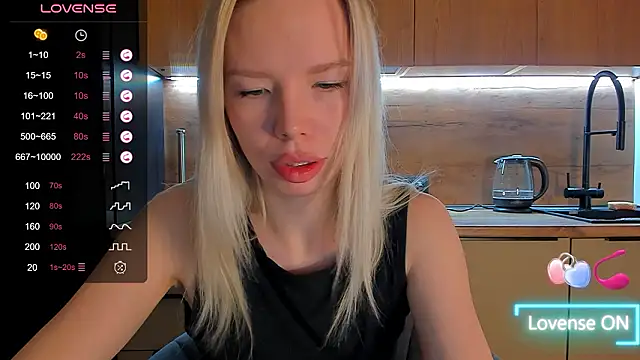 Snapshot of Olivia_Bells chatting on 13, 3, 2026 Olivia Bells online show from 13, 3, 2026