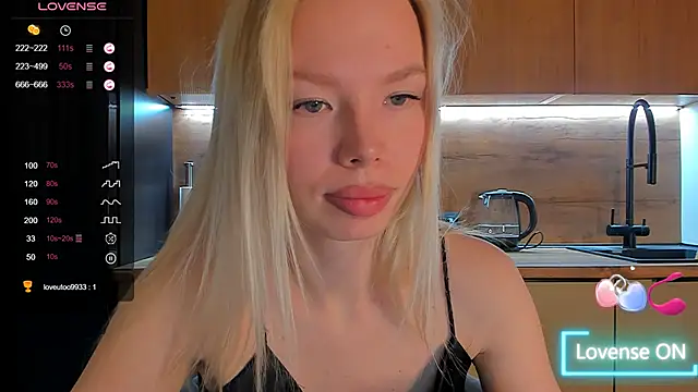 Snapshot of Olivia_Bells chatting on 10, 4, 2026 Olivia Bells online show from 10, 4, 2026