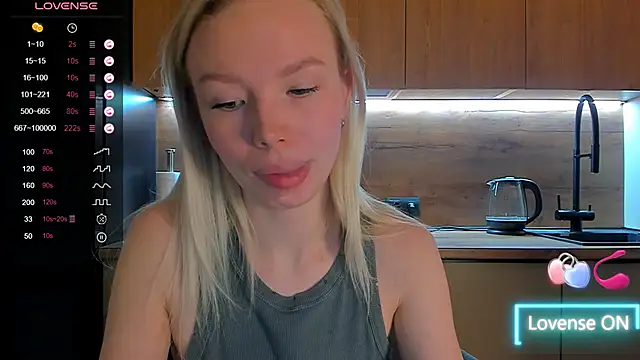 Snapshot of Olivia_Bells chatting on 15, 4, 2026 Olivia Bells online show from 15, 4, 2026