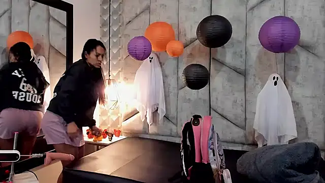 NiicolleMiller online show from 30, 10, 2025