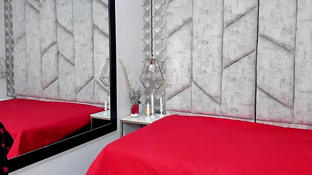 NiicolleMiller online show from 16, 12, 2025