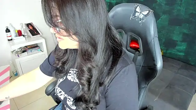 Snapshot of BellaFlaming chatting on 14, 1, 2025 BellaFlaming online show from 14, 1, 2025