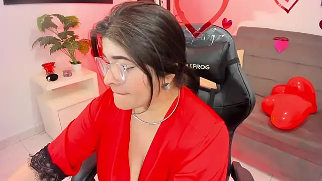 Snapshot of BellaFlaming chatting on 14, 2, 2025 BellaFlaming online show from 14, 2, 2025