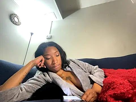 Snapshot of Iceblanca chatting on 25, 11, 2025 Iceblanca online show from 25, 11, 2025