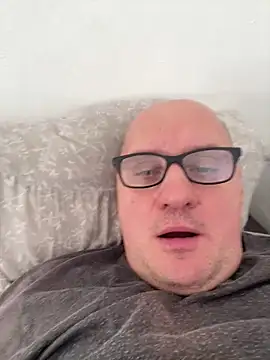 Snapshot of vanjbi45 chatting on 18, 2, 2025 vanjbi45 online show from 18, 2, 2025