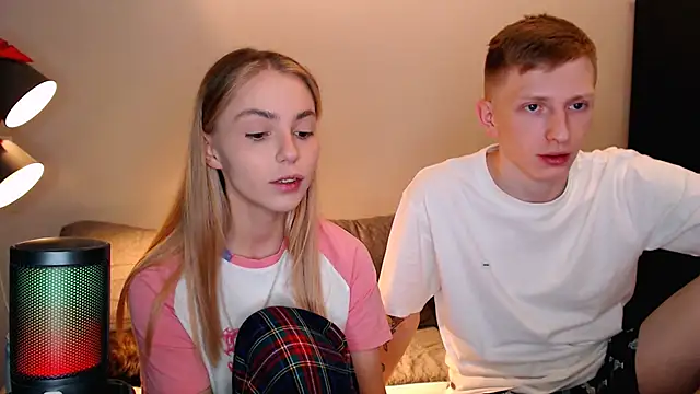 juliaanddima online show from 21, 10, 2025