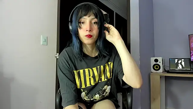 Snapshot of Room312_ chatting on 25, 4, 2026 Room312 online show from 25, 4, 2026