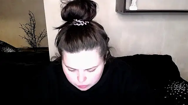 Snapshot of Emily_Mo chatting on 10, 11, 2025 Emily Mo online show from 10, 11, 2025