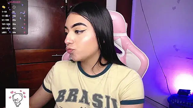 Snapshot of eva_six chatting on 25, 11, 2025 eva six online show from 25, 11, 2025
