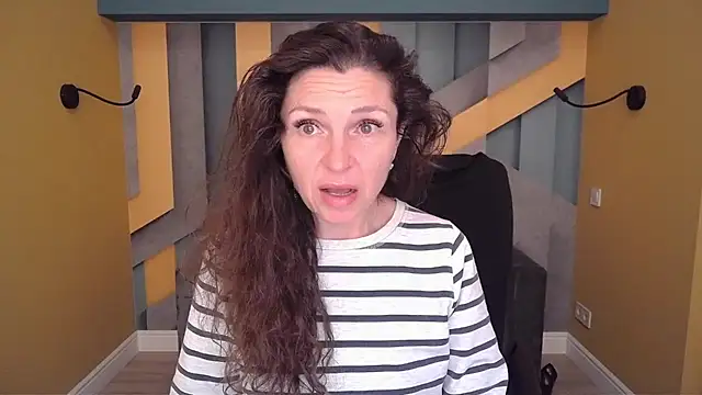 EllaLong online show from 8, 4, 2026