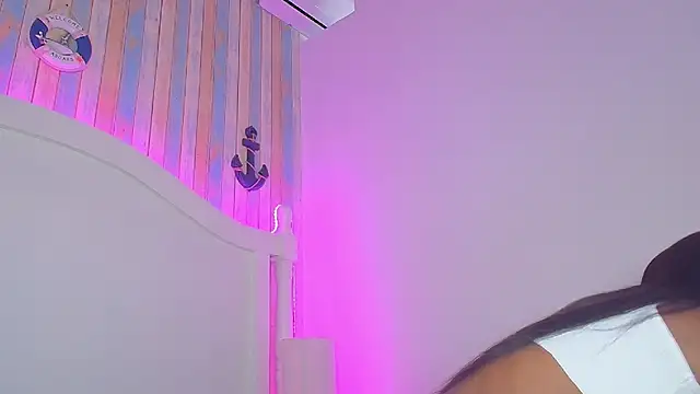 NaiaGils online show from 18, 2, 2025